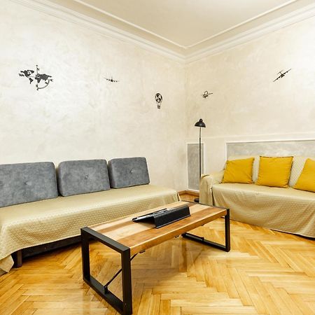 Appartement Mari&Emi Flat In Corvin à Budapest Extérieur photo