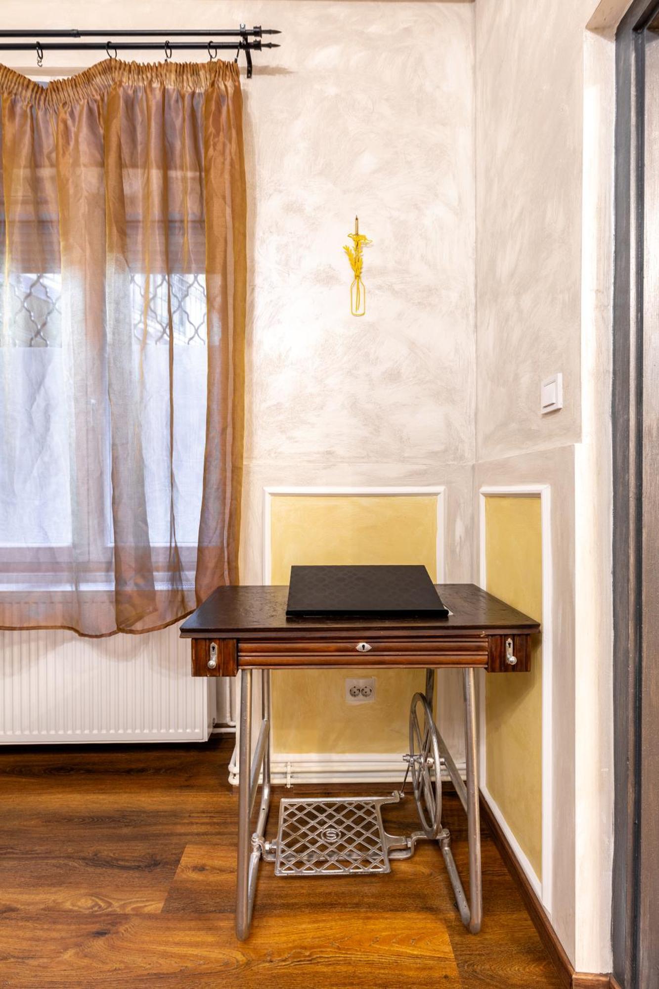 Appartement Mari&Emi Flat In Corvin à Budapest Extérieur photo