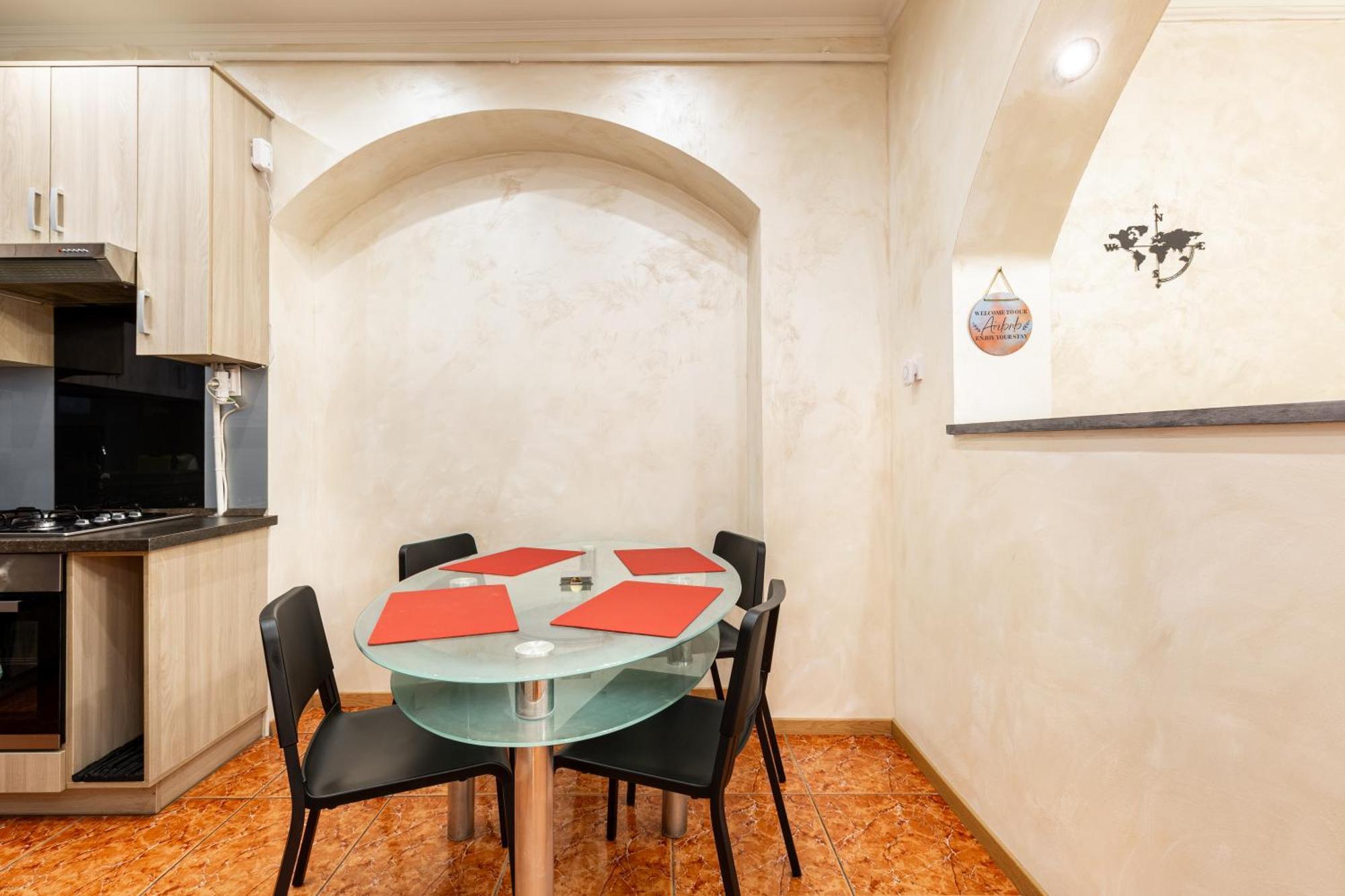 Appartement Mari&Emi Flat In Corvin à Budapest Extérieur photo