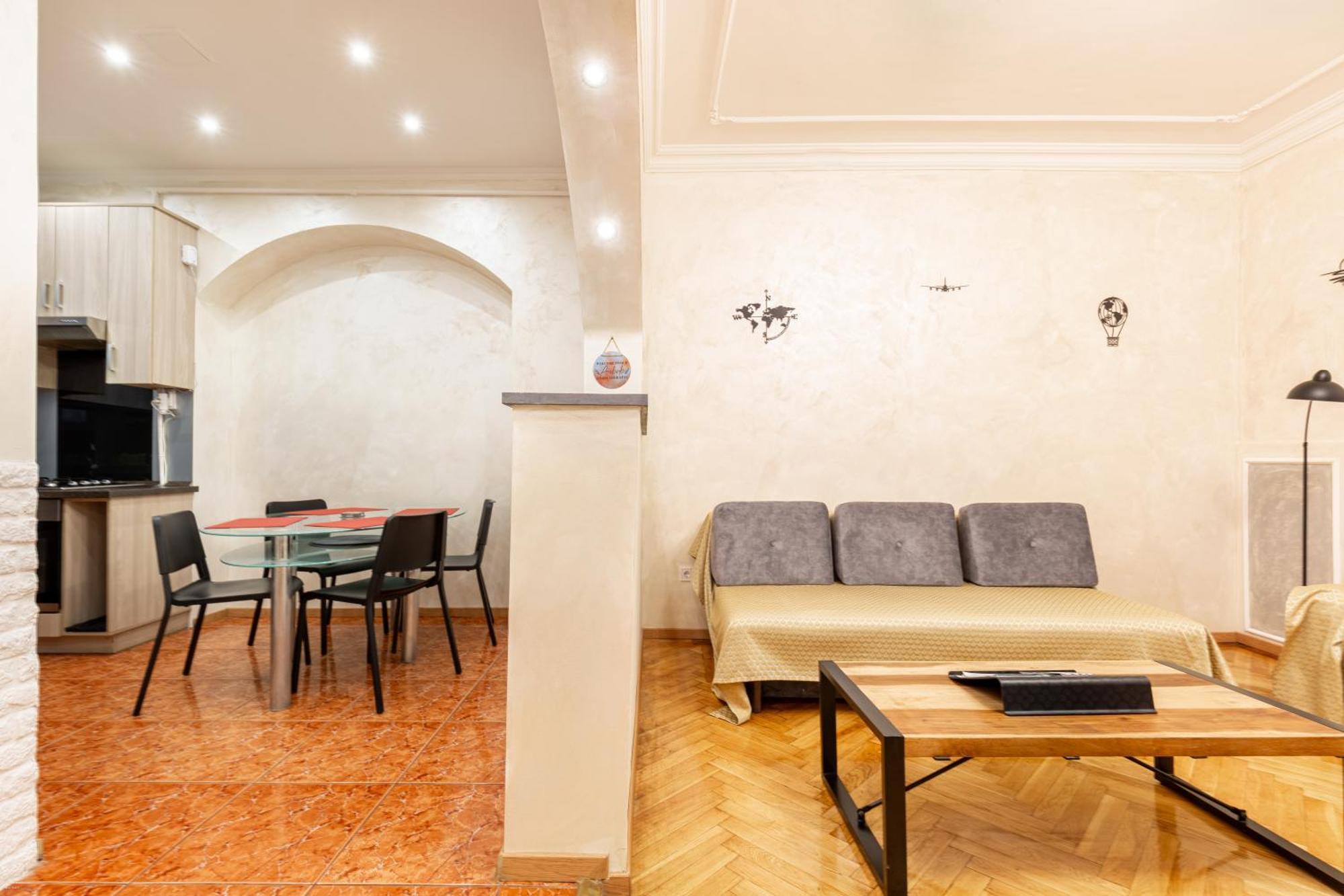 Appartement Mari&Emi Flat In Corvin à Budapest Extérieur photo